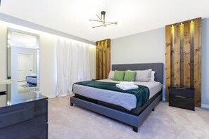 Master suite #2 located on 2nd floor / King size bed