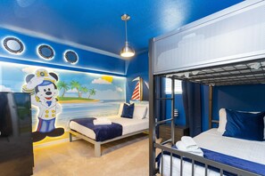 Mickey room / sleep 4 / 2nd floor (1 Full + 2 Twin Bunkbed)