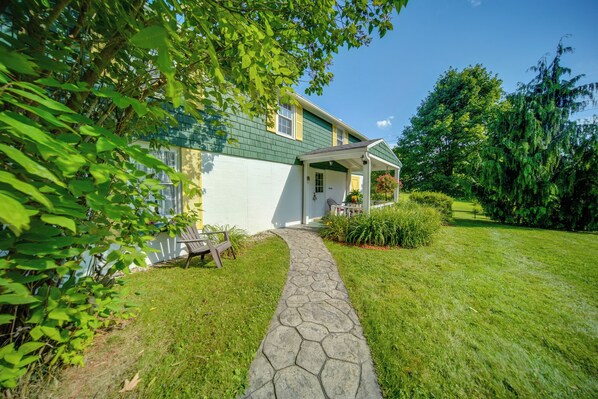 Mayville Vacation Rental | 2BR | 1BA | 850 Sq Ft | Steps Required