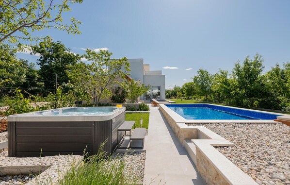 pool