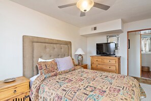 Bedroom 2 with 1 Queen Bed