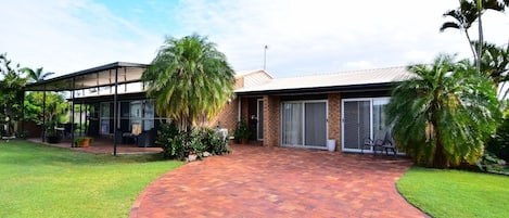 Front entrance all accessible to home, entertainment area and yard. so much room