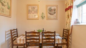 Dining Table, Truffles Cottage, Bolthole Retreats