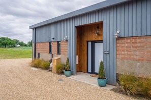 Mandalore, Henham: A beautifully converted long barn with private balcony and far reaching views of glorious Suffolk countryside