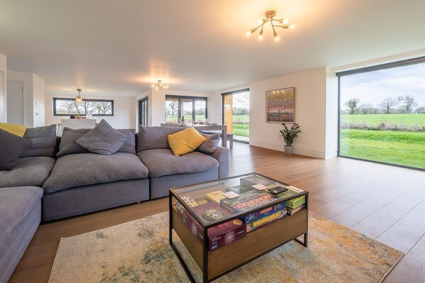 Mandalore, Henham: Spacious sitting room with beautiful views