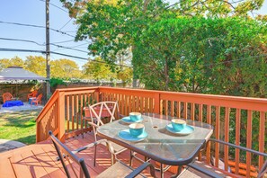 Deck | Outdoor Dining | Access via Ramp