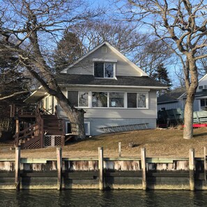 Welcome to the Lagoon Lodge!