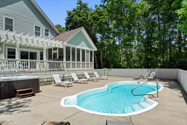CC108: Currituck Club 108 | Back Exterior