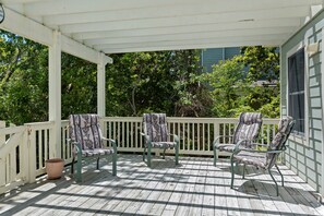 CC108: Currituck Club 108 | Bottom Level Back Deck