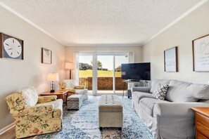 VS5: Born In The Sand | Bottom Level Living Area