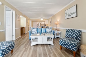 PVC308: PierView 308 | Living Area