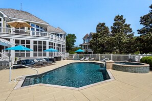 CC271: Par Excellence | Private Pool Area