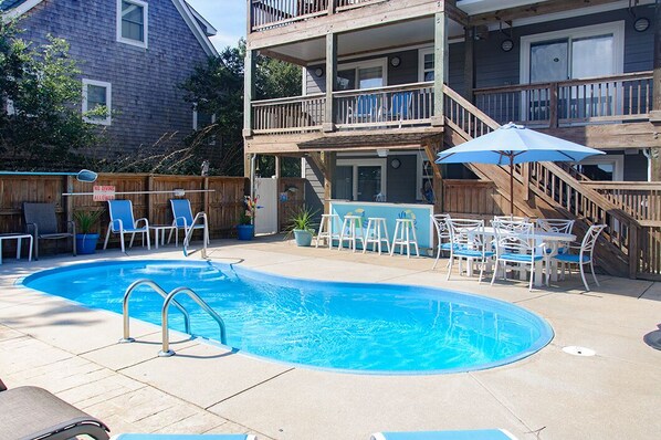 JR126: Dune Our Thing | Pool Area