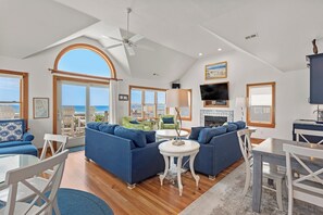 JR42: Whit's End | Top Level Overview - Fireplace Not Available For Guest Use