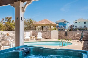 JR96: Blue Moon | Pool Area