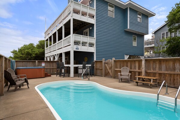 OSH01: Ocean Blue | Private Pool Area