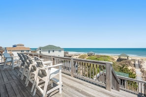 SN06: Cobia | Top Level Sun Deck