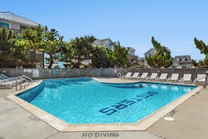 SV05: Shore'em Dreamin' | Community Pool