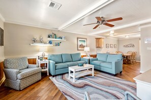 WS01: Whispering Sands 1 | Top Level Living Area