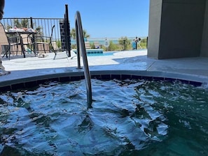 屋外スパ浴槽