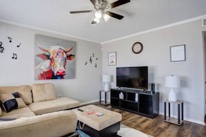 Family Room 2.jpg