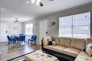 Family Room 6.jpg