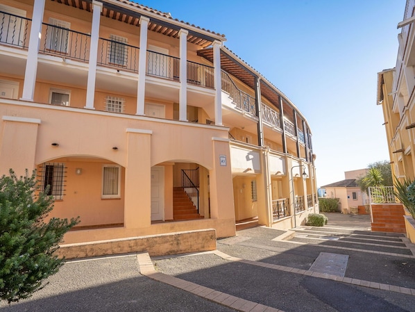 GebÀude, Eigentum, Holz, Interior Design, Tabelle, Computertisch, Haus, Fenster