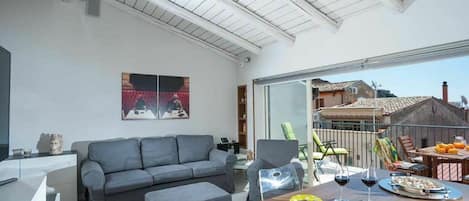 Balcony / Terrace / Patio, Living Room, Scenic View