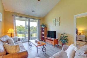 Living Room | Access to Resort Amenities