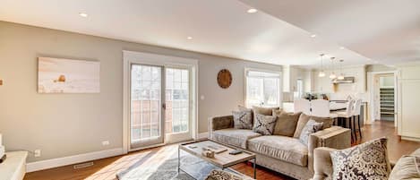Prospect Heights Vacation Rental | 4BR | 3.5BA | 1 Step to Enter | 3,100 Sq Ft