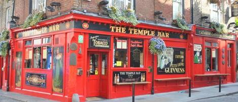 Temple Bar only 15 minutes away!! (1.2 km )