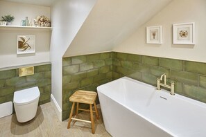 The Salt Nook, Whitby - Host & Stay