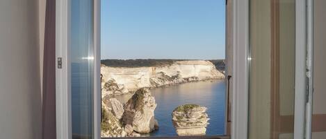 Vue sur le Diu Grossu et falaises