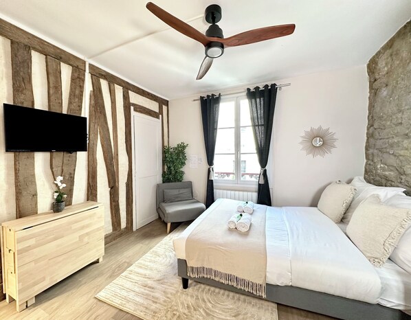 Apartment entirely renovated by a decorator