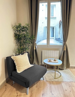 Cozy place to relax with TV and free WiFi
