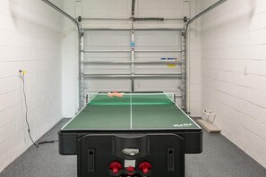 [amenities:ping-pong:1] Ping Pong