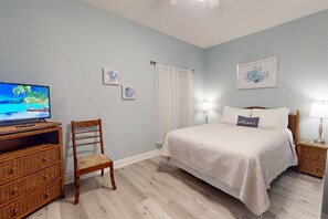Queen Size Bed in the Master Bedroom with Private Full Bathroom and Large Jacuzzi Tub
