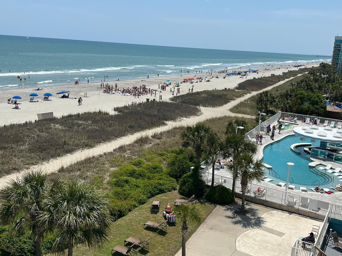 Seabreeze 3 BR Oceanfron Condo with Pool