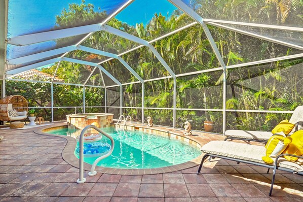 Pool & hot tub area