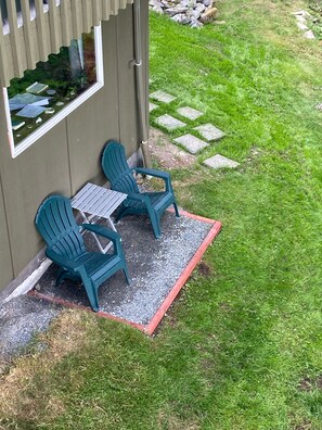 Small sitting area looking toward bay
