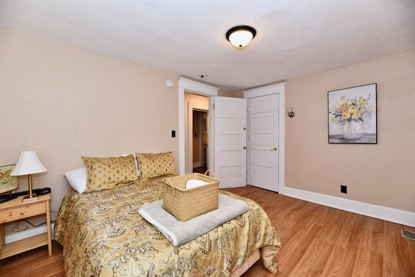 Double bed can sleep 2! Towels are located inside of basket.