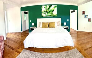 Completely renovated beautiful classic Bahamian cottage with master and en-suite