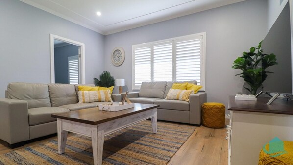 Lounge room (sofa bed)
