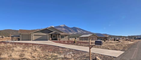 Flagstaff Vacation Rental | 4BR | 2BA | 1,900 Sq Ft | Step-Free Access