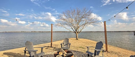 Gun Barrel City Vacation Rental | 5BR | 3.5BA | 4,000 Sq Ft | Stairs Required