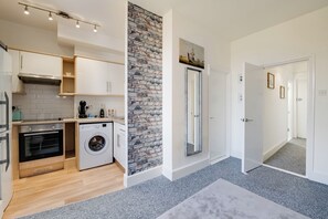 Kitchenette: Sleek design with modern appliances, perfect for culinary adventures!