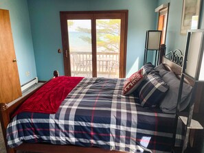 Morning coffee on the second floor bedroom deck, sunrises and waves!