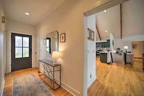 Hallway Entrance | Keyless Entry