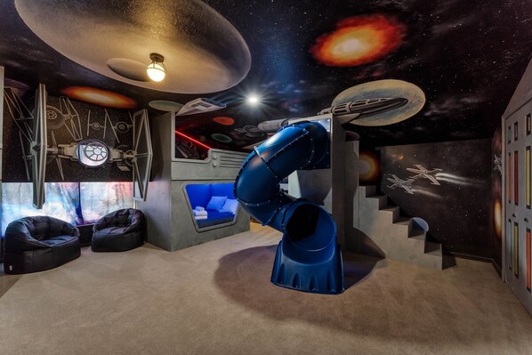 Star Wars theme room with four Full-size sleeping pods