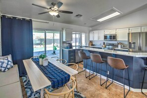 Kitchen/Dining Area